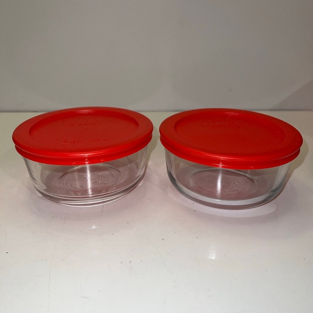Two Pyrex 2 Cup Clear Glass Storage Bowl Container Dish Red Top Cover L…